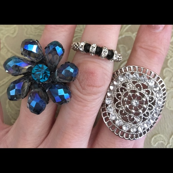 5/$30 Three Funky Stretch Rings - Picture 2 of 6